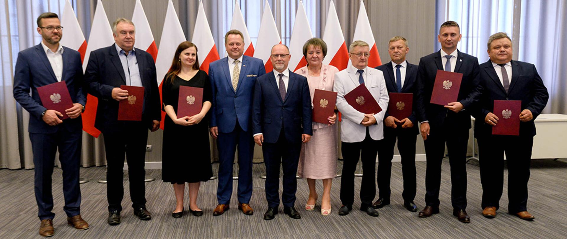 Przekazanie promes dla samorządów z województwa mazowieckiego