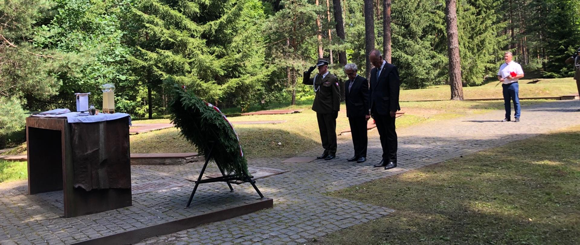 Посол Республики Польша в Москве отметил 20-летие открытия Мемориального комплекса «Катынь»