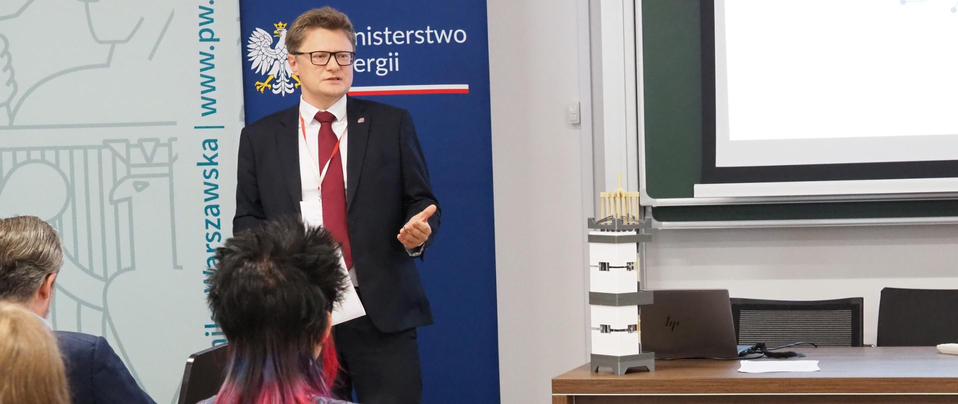  Wiceprezes PAA podczas Letniej szkoły energetyki jądrowej