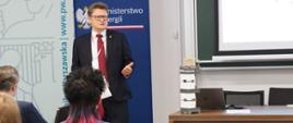 Wiceprezes PAA podczas Letniej szkoły energetyki jądrowej 