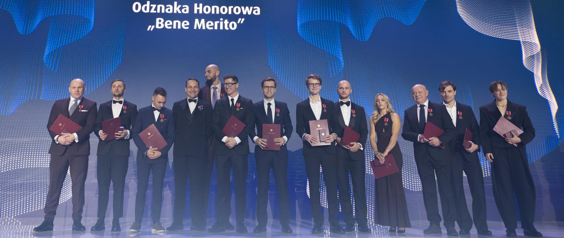 Wicepremier Sikorski wręczył odznaki honorowe „Bene merito” wybitnym sportowcom