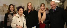 Od lewej Cecilia Cavanagh, dyrektor Pawilonu Sztuk Pięknych, Helene Gutkowski, ocalała z Holocaustu, Maria Fabiana Loguzzo, ambasador i specjalny przedstawiciel ws. walki z antysemityzmem oraz szef delegacji The International Holocaust Remembrance Alliance (IHRA), Aleksandra Piątkowska, Ambasador RP w Argentynie i i profesor Marco Gallo, dyrektor Papieskiej Katedry na Uniwersytecie Katolickim w Buenos Aires.