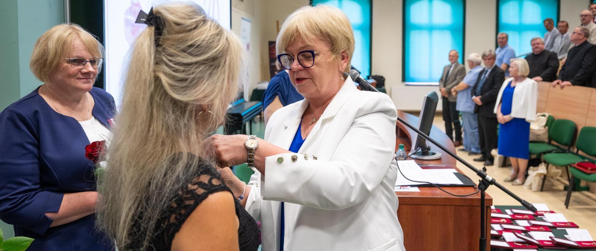 Uczestnicy jubileuszu 70-lecia Muzeum w Krośnie