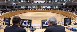 Uczestnicy posiedzenia Rady ECOFIN w dniu 16 maja 2023 r. przy okrągłym stole