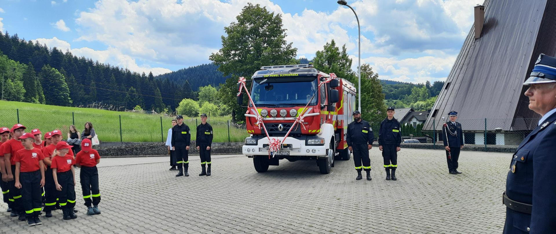 Nowy średni samochód ratowniczo=gaśniczy jednostki OSP Pewel Ślemieńska