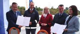 W obecności wiceministra infrastruktury Rafała Webera, Generalna Dyrekcja Dróg Krajowych i Autostrad podpisała z Centrum Unijnych Projektów Transportowych umowę o dofinansowanie ze środków Unii Europejskiej na realizację obwodnicy Stalowej Woli i Niska w ciągu drogi krajowej nr 77