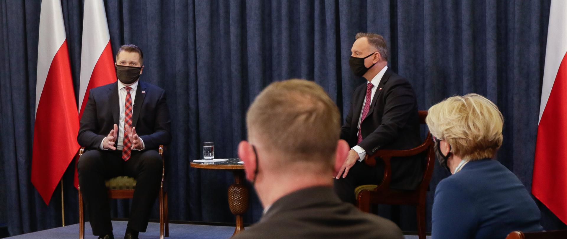 Powrót uczniów do szkół - sesja pytań i odpowiedzi w Pałacu Prezydenckim 