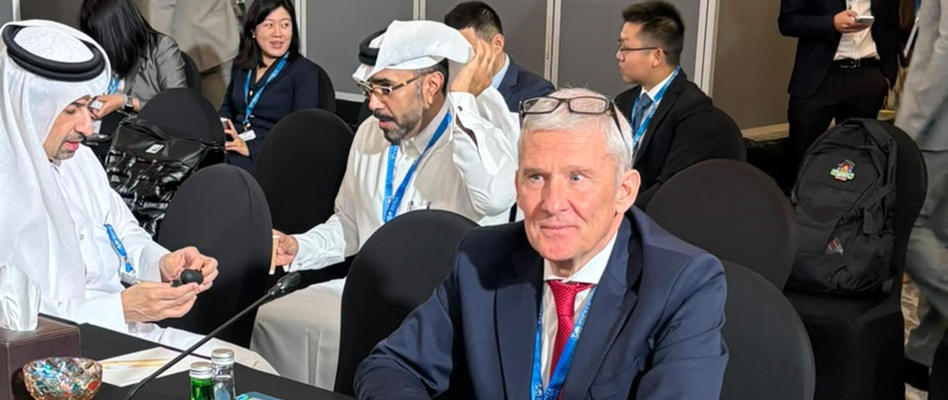 Charge d’Affaires Ambasady Grzegorz Gawin jako Stały Przedstawiciel RP przy oenzetowskiej agencji IRENA reprezentuje Polskę w trakcie posiedzenia Rady w Abu Dhabi.