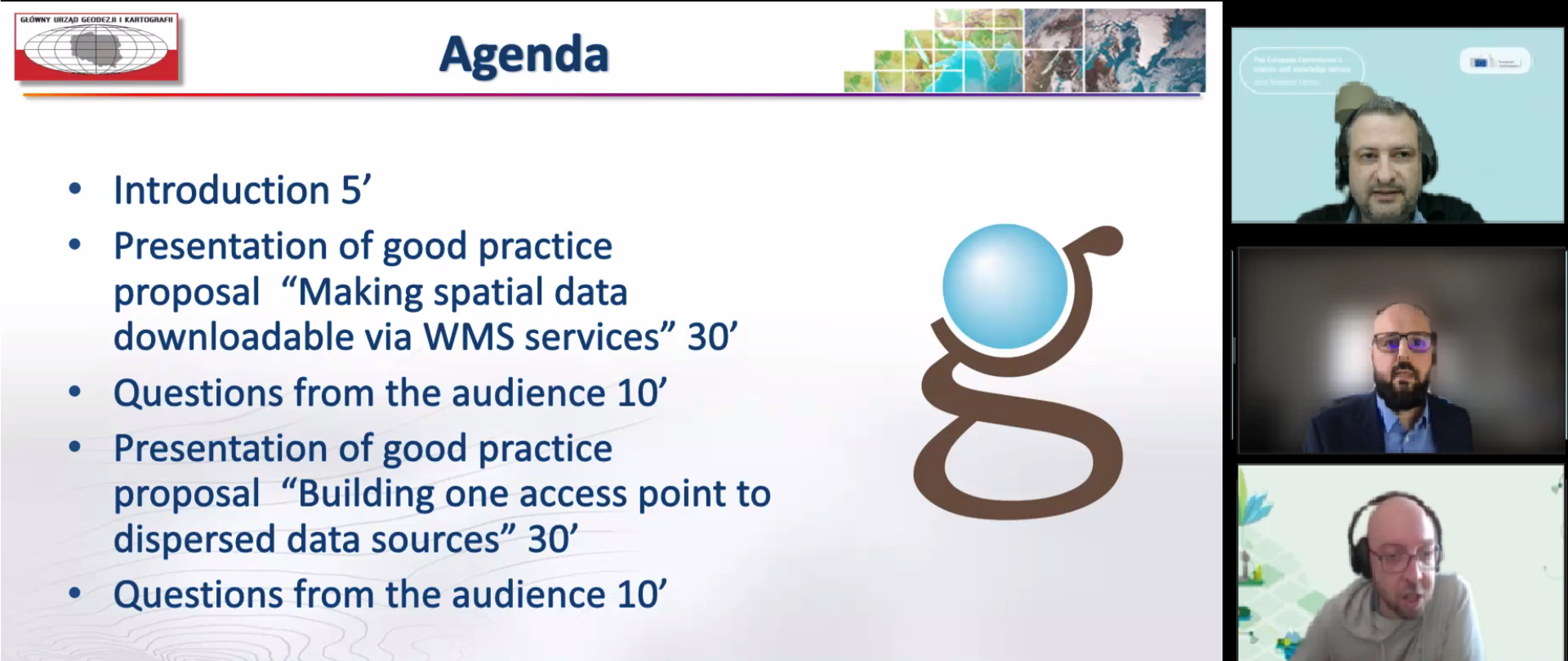 Zrzut ekranu z programu do prowadzenia konferencji online. Po lewej stronie fragment prezentacji przedstawiający agendę wydarzenia, a po prawej uczestnicy i prowadzący spotkanie.