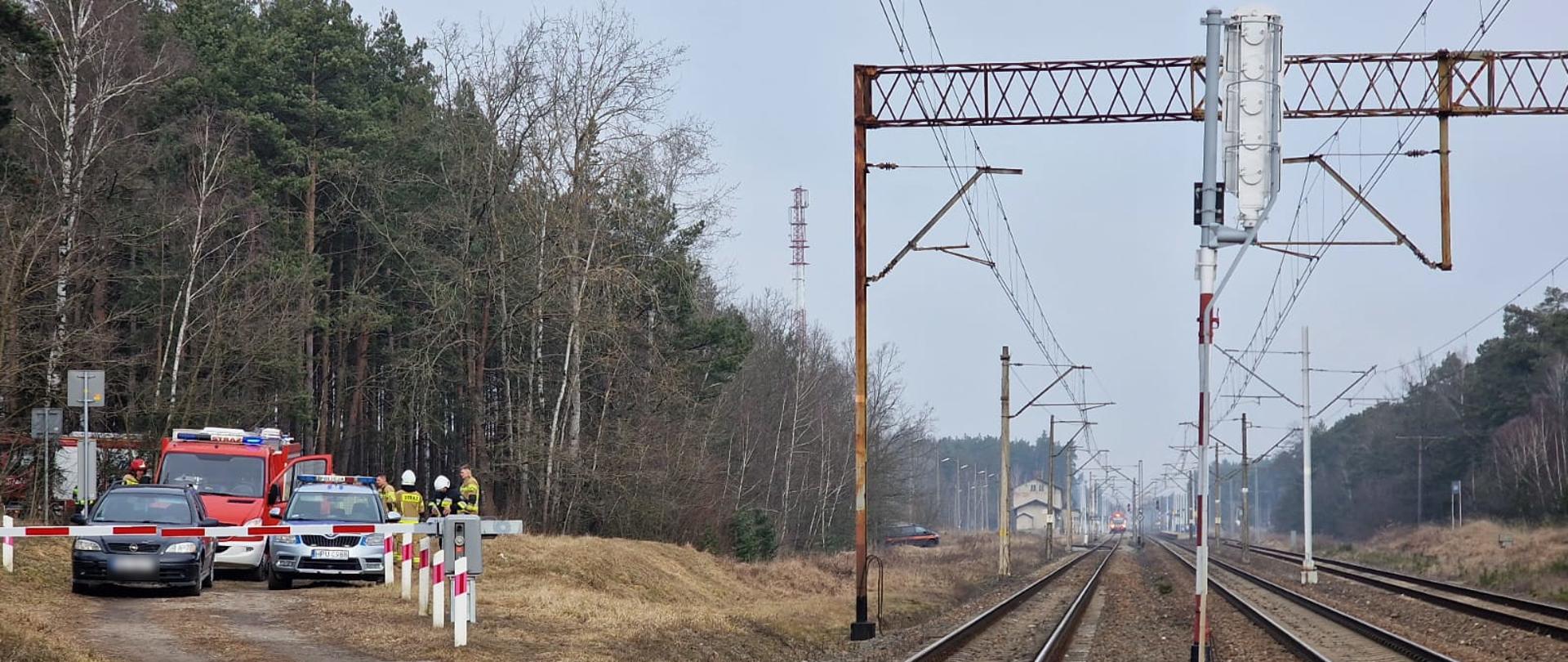 widoczne miejsce zdarzenia oraz służby podczas działań