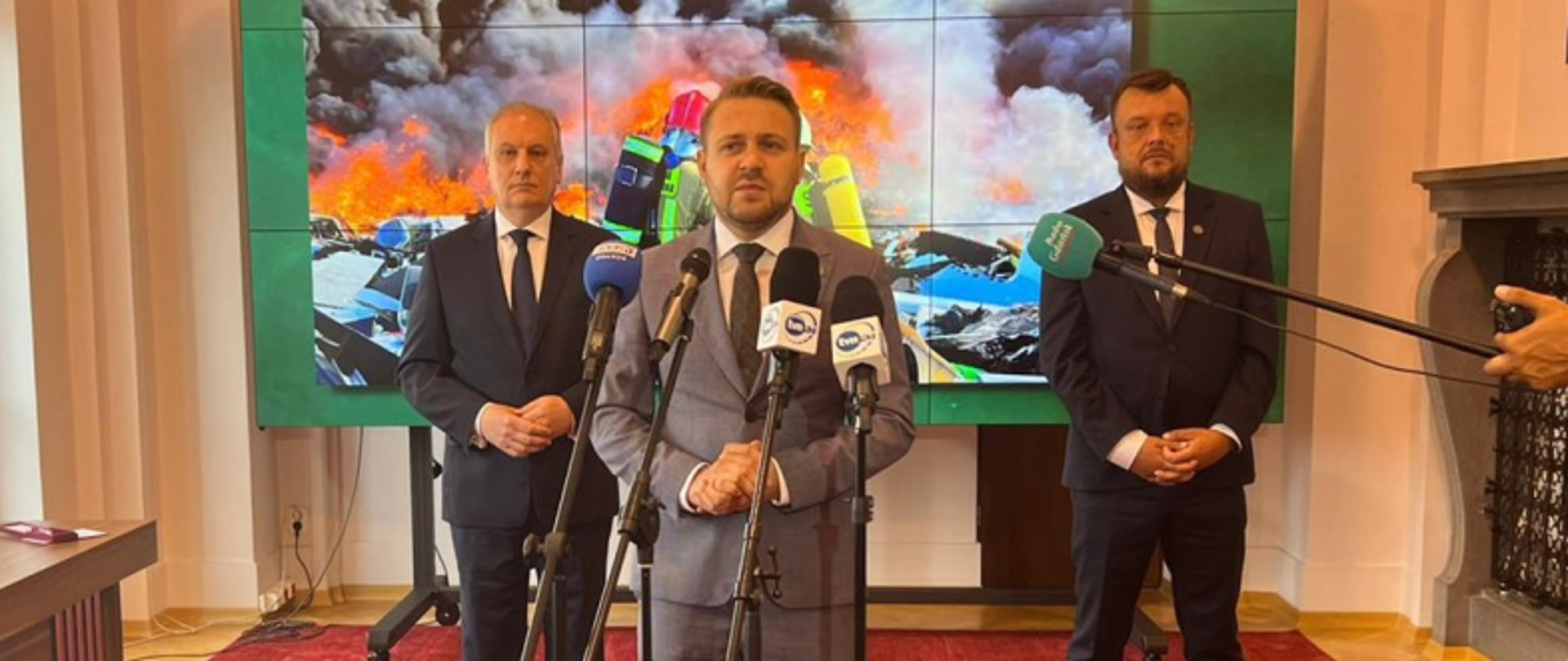 Wiceminister Klimatu i Środowiska Jacek Ozdoba udzielający wywiadu