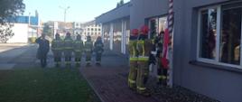 Cieszyńscy strażacy włączyli się do akcji "Niepodległa do Hymnu"