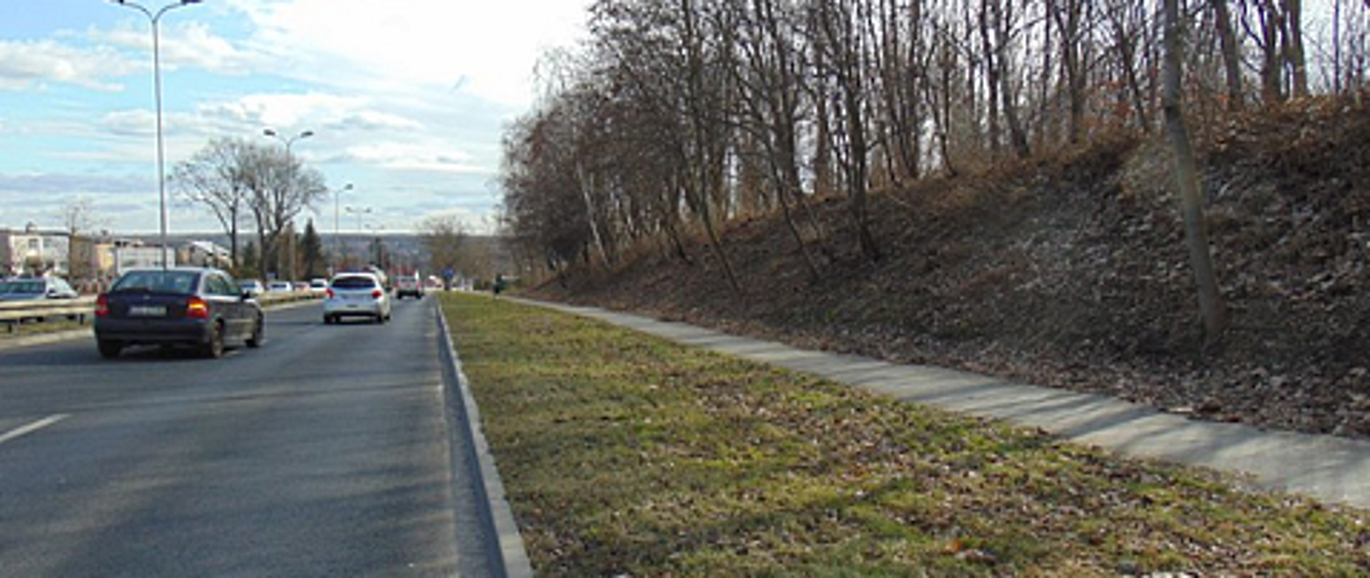 DK30 km 21,6 Lubań - istniejąca ścieżka dla pieszych