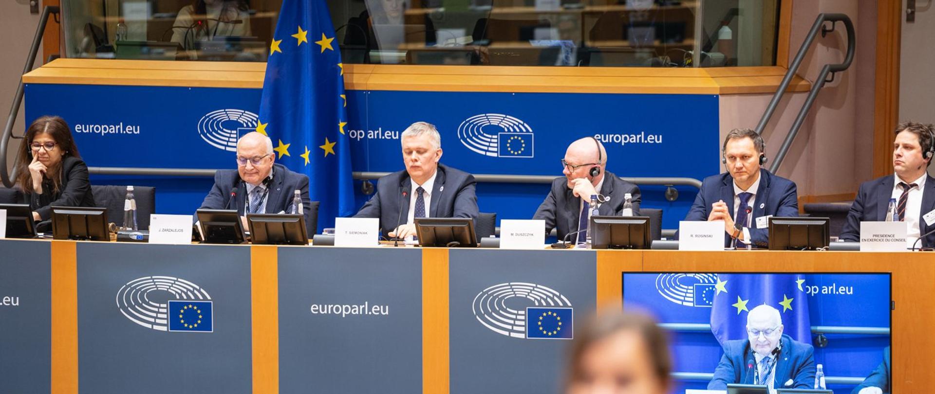 Członkowie spotkania Komisji Wolności Obywatelskich, Sprawiedliwości i Spraw Wewnętrznych