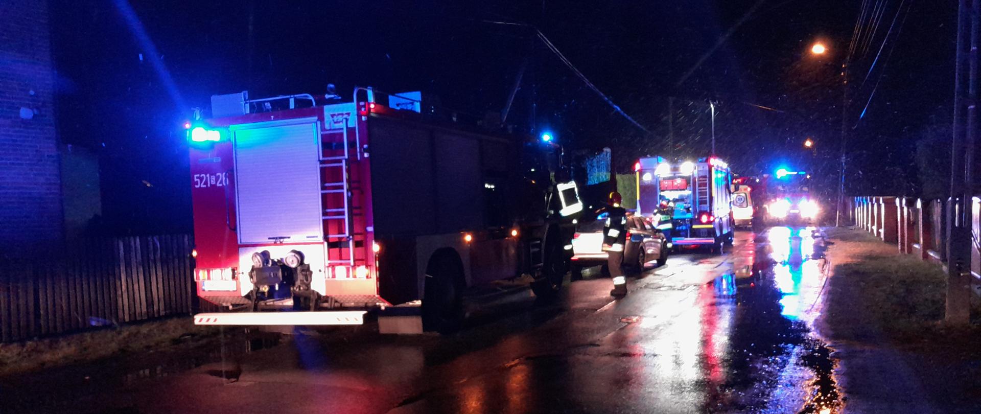 Działania ratownicze przy pożarze ul. Murckowska