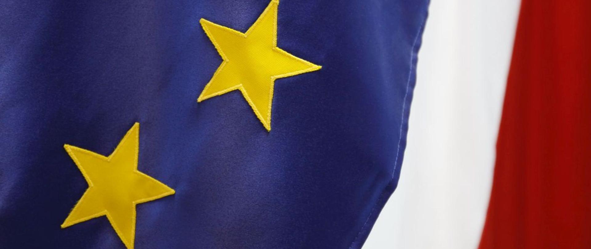 Flagi Unii Europejskiej i Polski