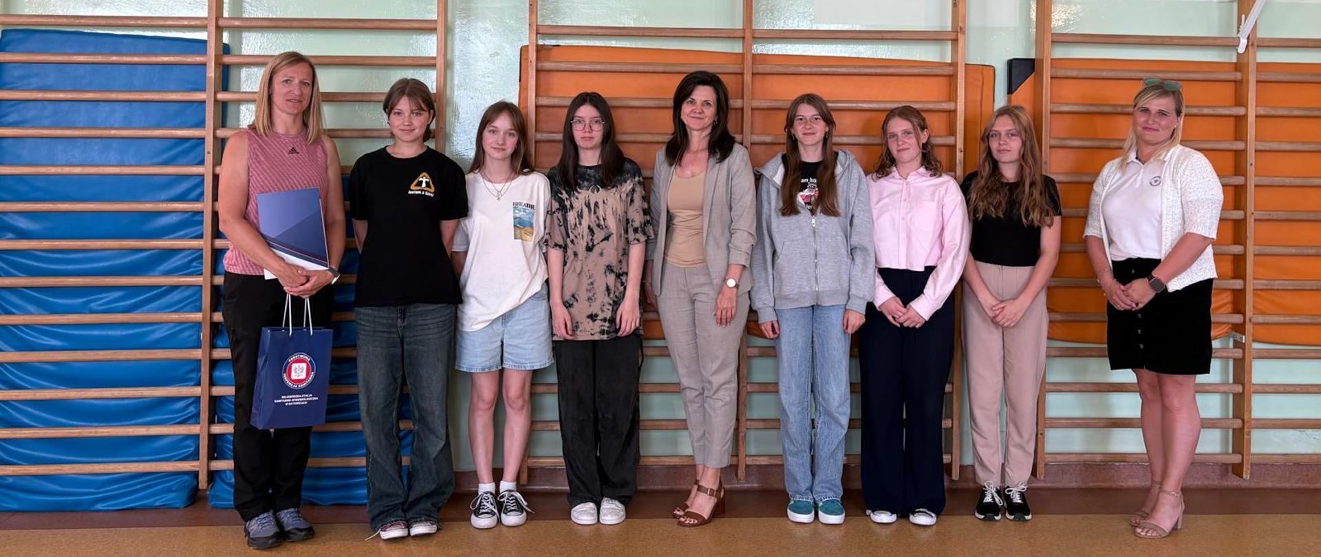 Rozstrzygnięcie i wręczenie nagród w Ogólnopolskim konkursie "Zroluj zdrowie-siłą wyborów" w Szkole Podstawowej w Ziemięcicach 