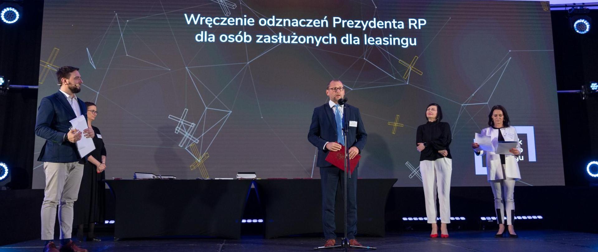 Wicewojewoda Mazowiecki Robert Sitnik wręczył odznaczenia państwowe