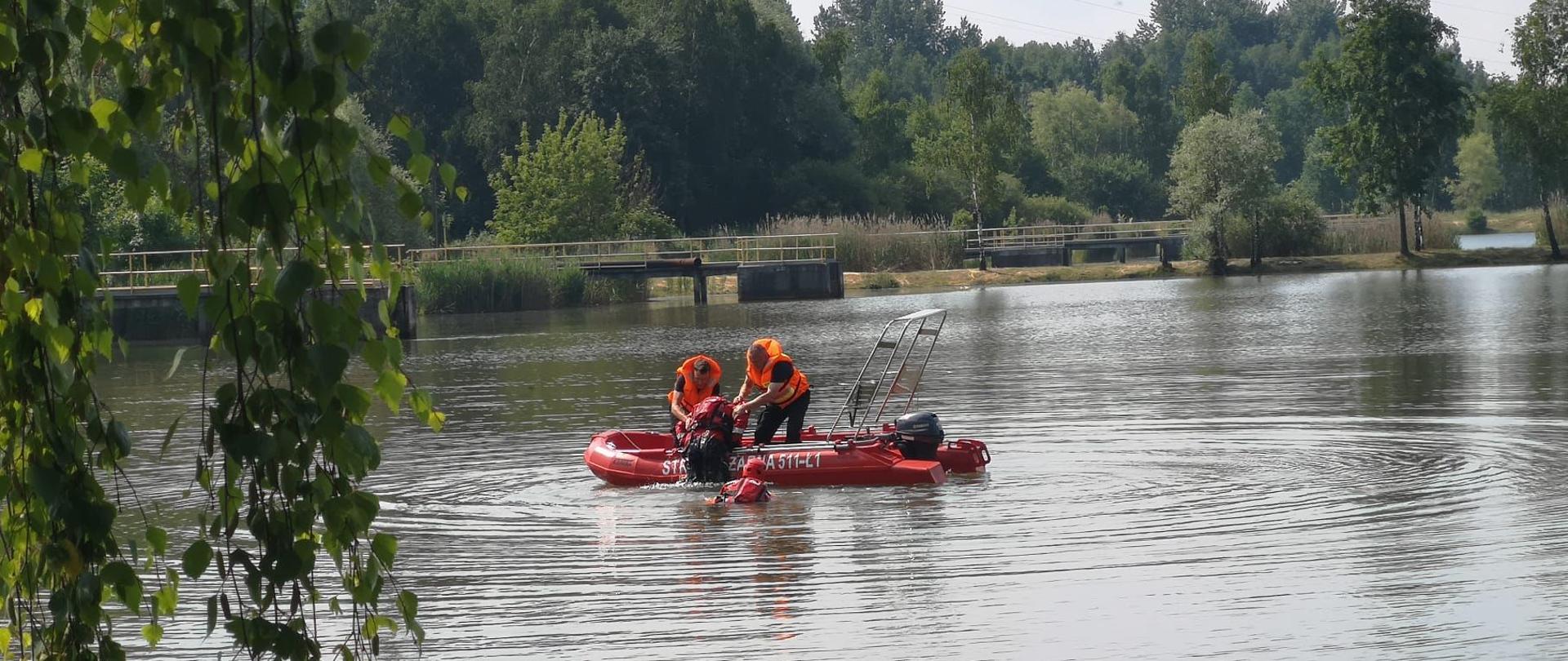 wyciągnięcie osoby poszkodowanej z wody
