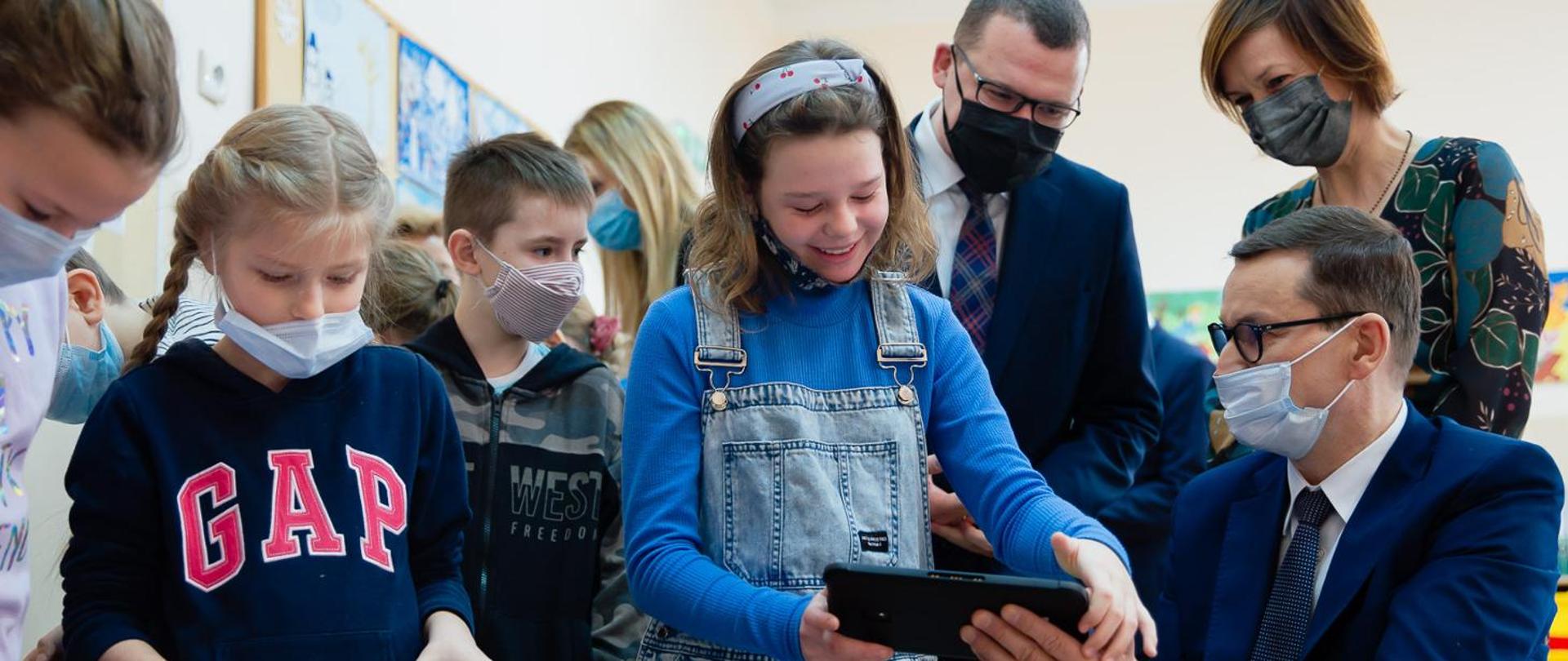 Rząd przeznaczy ponad 500 mln zł na dofinansowanie do komputerów i internetu w gminach popegeerowskich