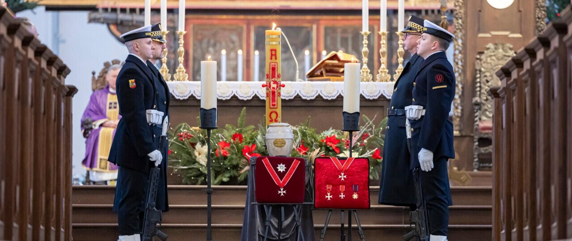 Ostatnie pożegnanie śp. profesora Andrzeja Januszajtisa.