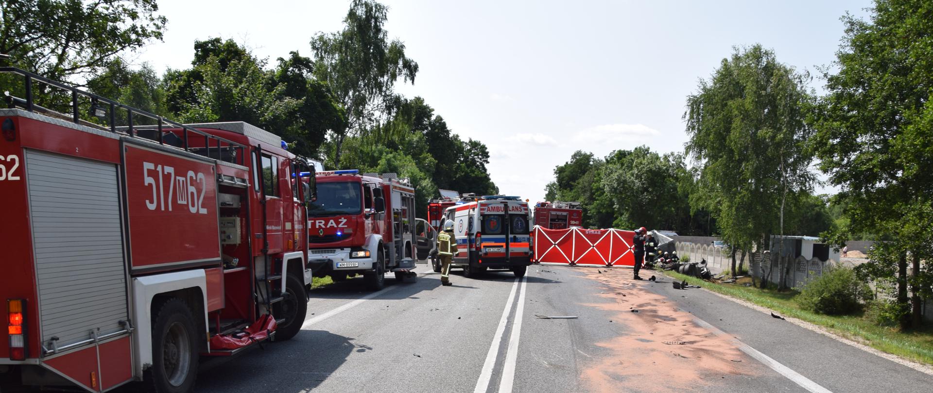Zderzenie samochodu osobowego z ciągnikiem siodłowym z naczepą
