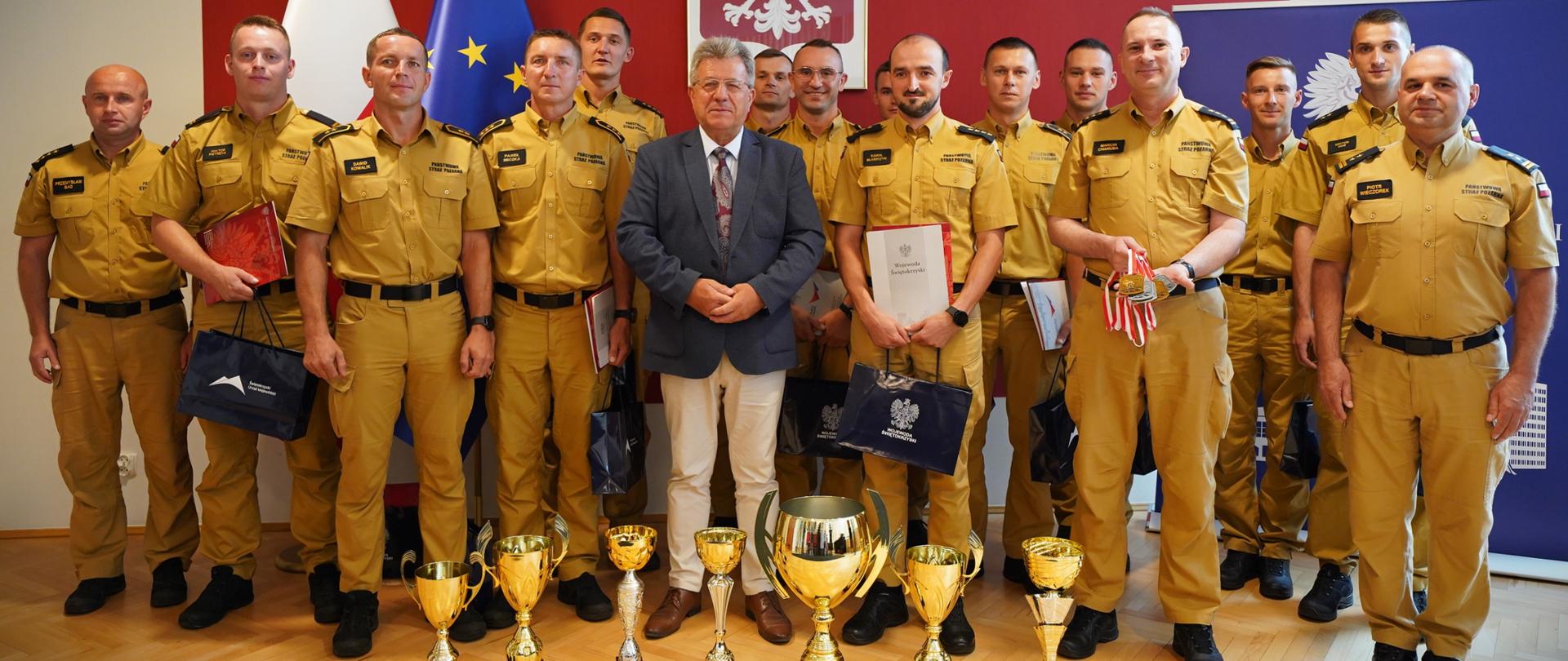 Gratulacje dla strażaków
