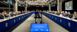 Uczestnicy spotkania Rady ECOFIN w Gandawie w sali konferencyjnej