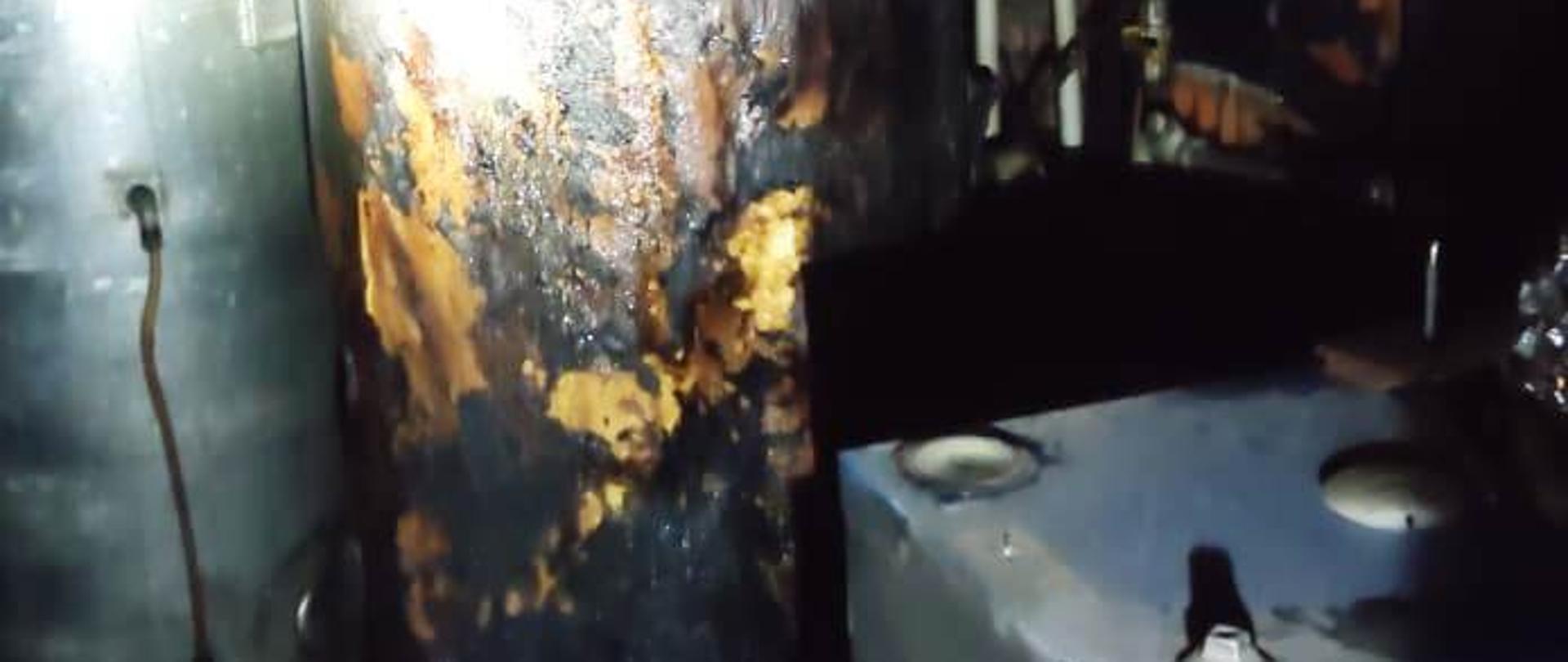 Spalone urządzenia grzewcze w kotłowni.