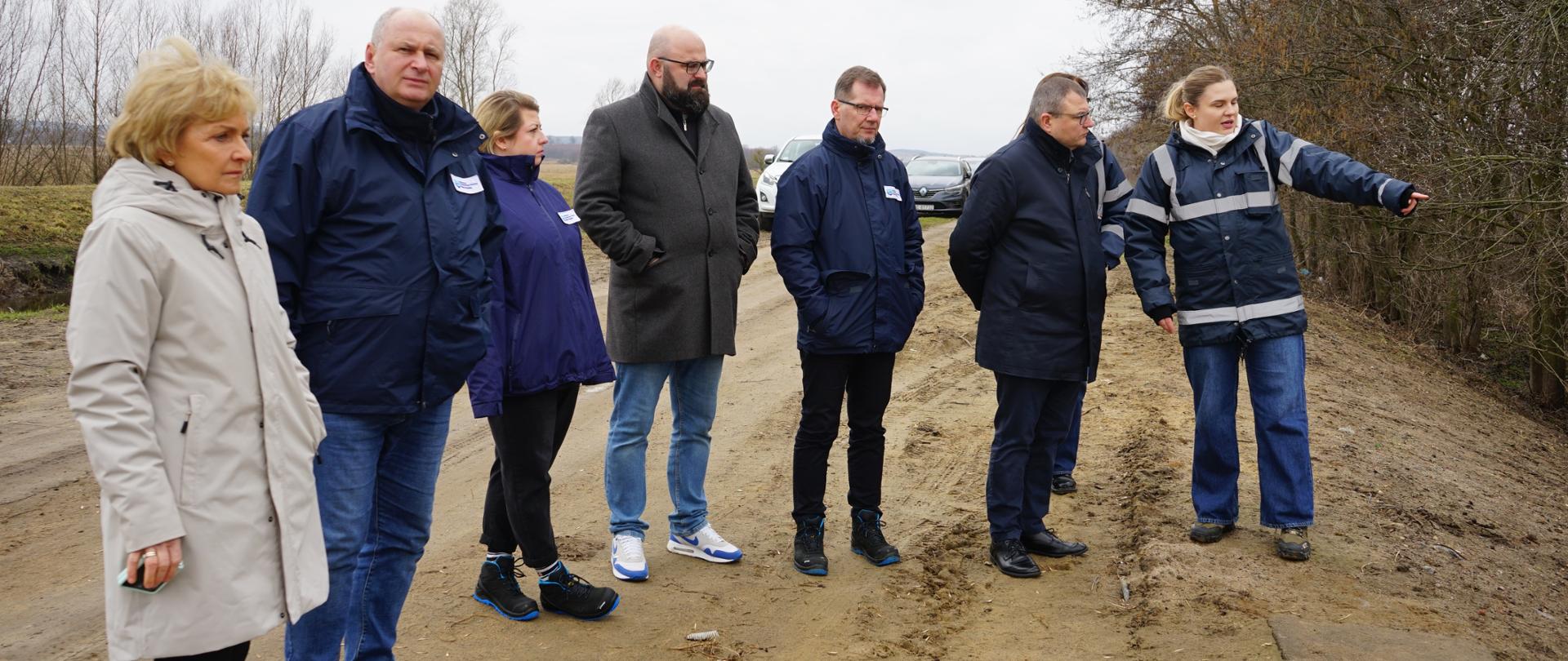 na wale przeciwpowodziowym