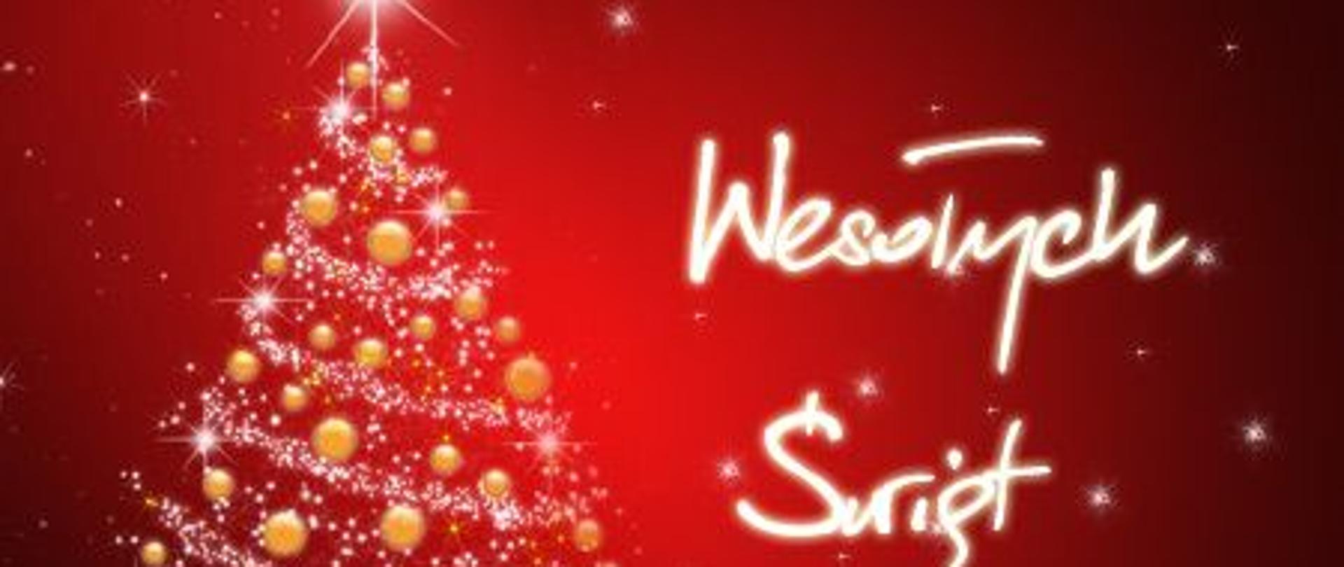 Wesołych Świąt Bożego Narodzenia.
Zdjęcie przedstawia choinkę na czerwonym tle i napis Wesołych Świąt.
