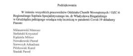 Na zdjęciu znajdują się podziękowania od medyków dla siedmiu strażaków, którzy na czas pandemii COVID 19 byli oddelegowani do pracy w szpitalu w Grudziądzu.