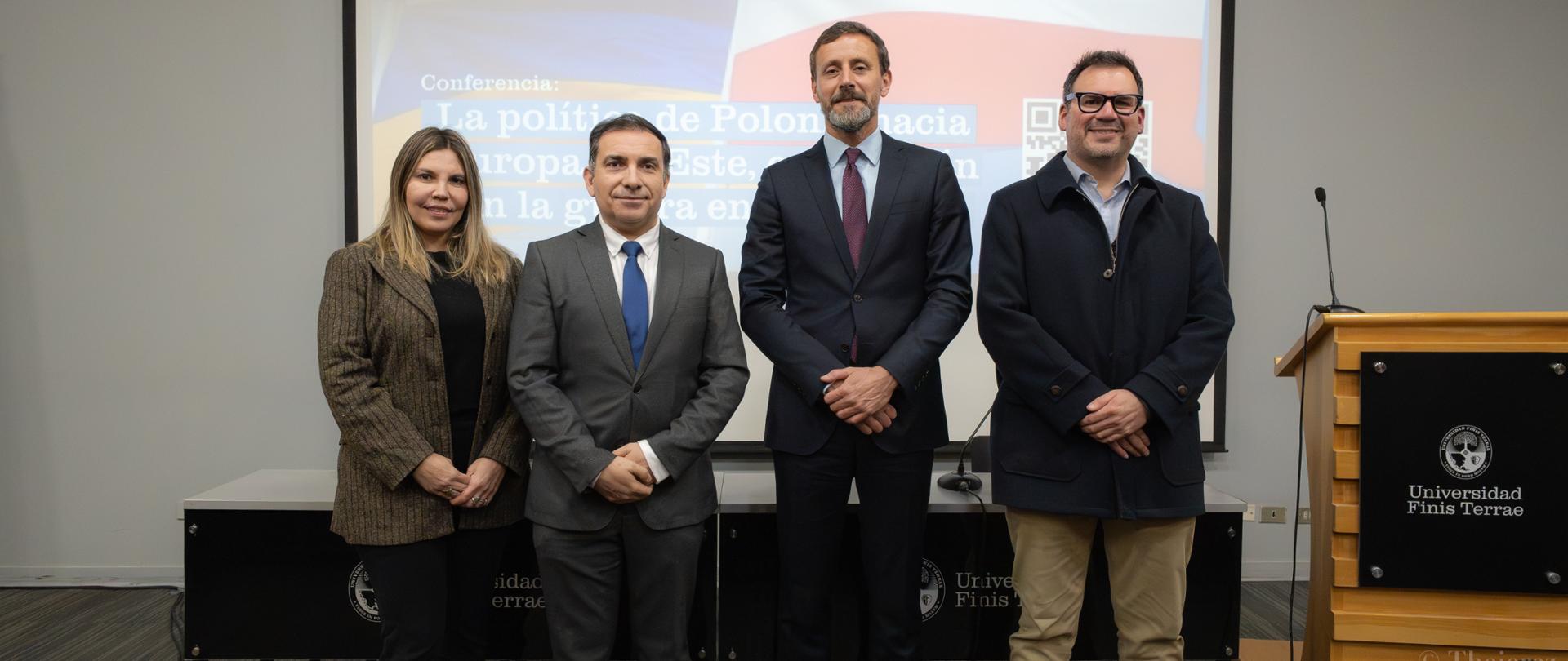konferencja na Uniwersytecie Finis Terrae 