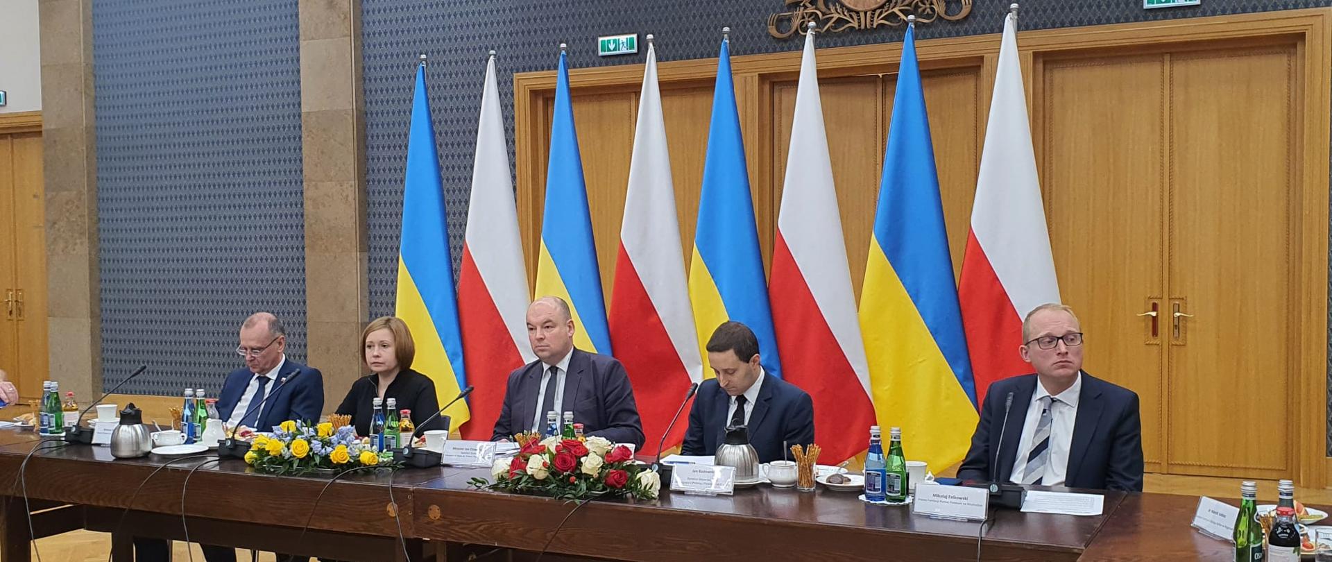 XXIV Forum Polonijne Akademii Kultury Społecznej i Medialnej w Toruniu „Polska i Polonia w solidarności z Ukrainą”. 