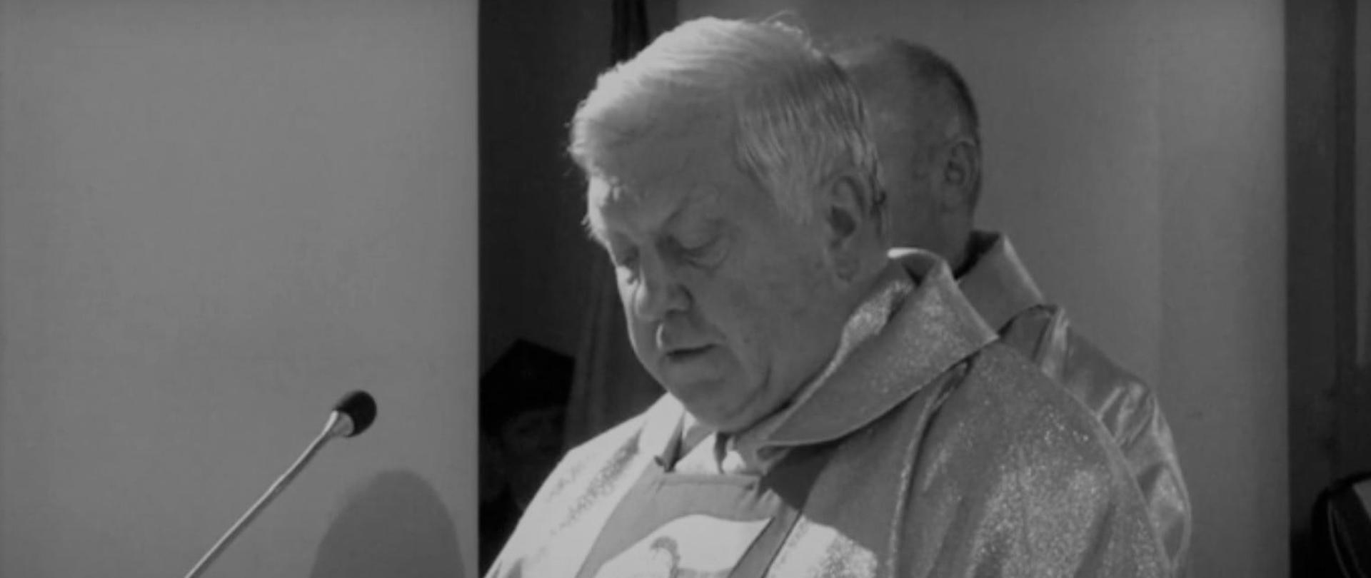 Informacja o pogrzebie kapelana