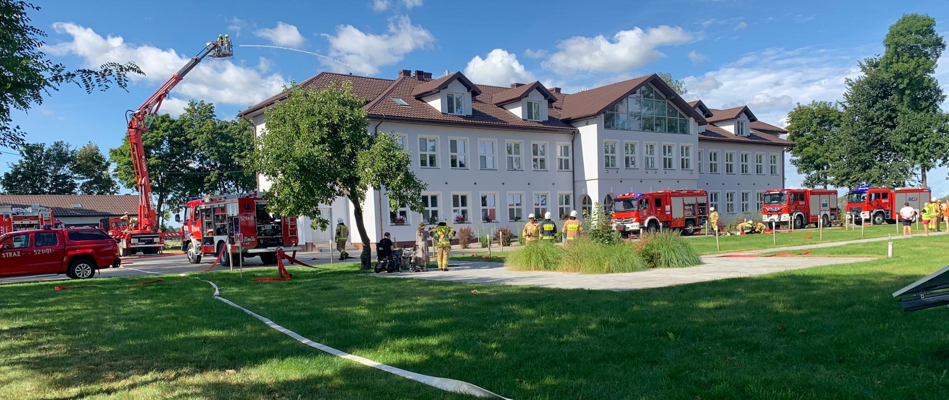 Ćwiczenia strażaków z Jednostki Ratowniczo Gaśniczej w ramach doskonalenia zawodowego