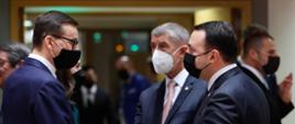 Premier Morawiecki rozmawia z premierami Czech i Gruzji.