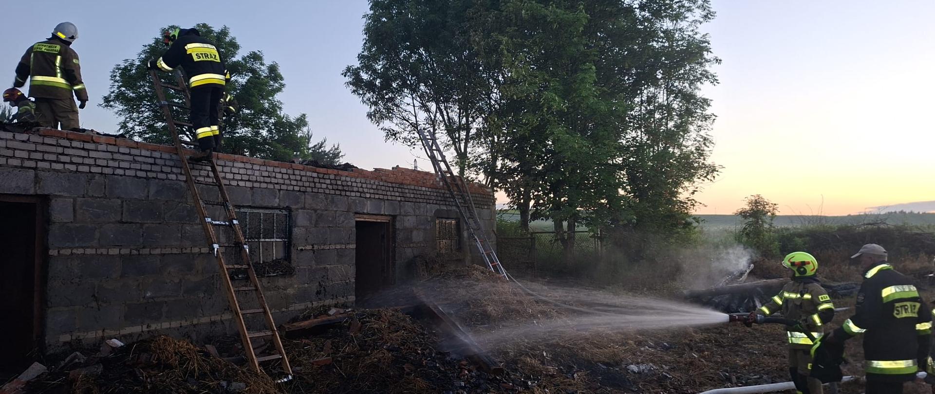 POŻAR BUDYNKU GOSPODARCZEGO W MIEJSCOWOŚCI STĘPOCICE – POWIAT PIŃCZOWSKI