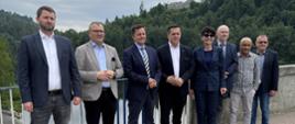 Spotkanie prezesa Wód Polskich Mateusza Balcerowicza i wiceprezesa Wód Polskich Marcina Jarzyńskiego z Tomaszem Bujokiem - Burmistrzem Wisły oraz Beatą Halamą – prezes Wodociągów Ziemi Cieszyńskiej w obecności m.in. Jana Grygiera – dyrektora Wód Polskich w Gliwicach