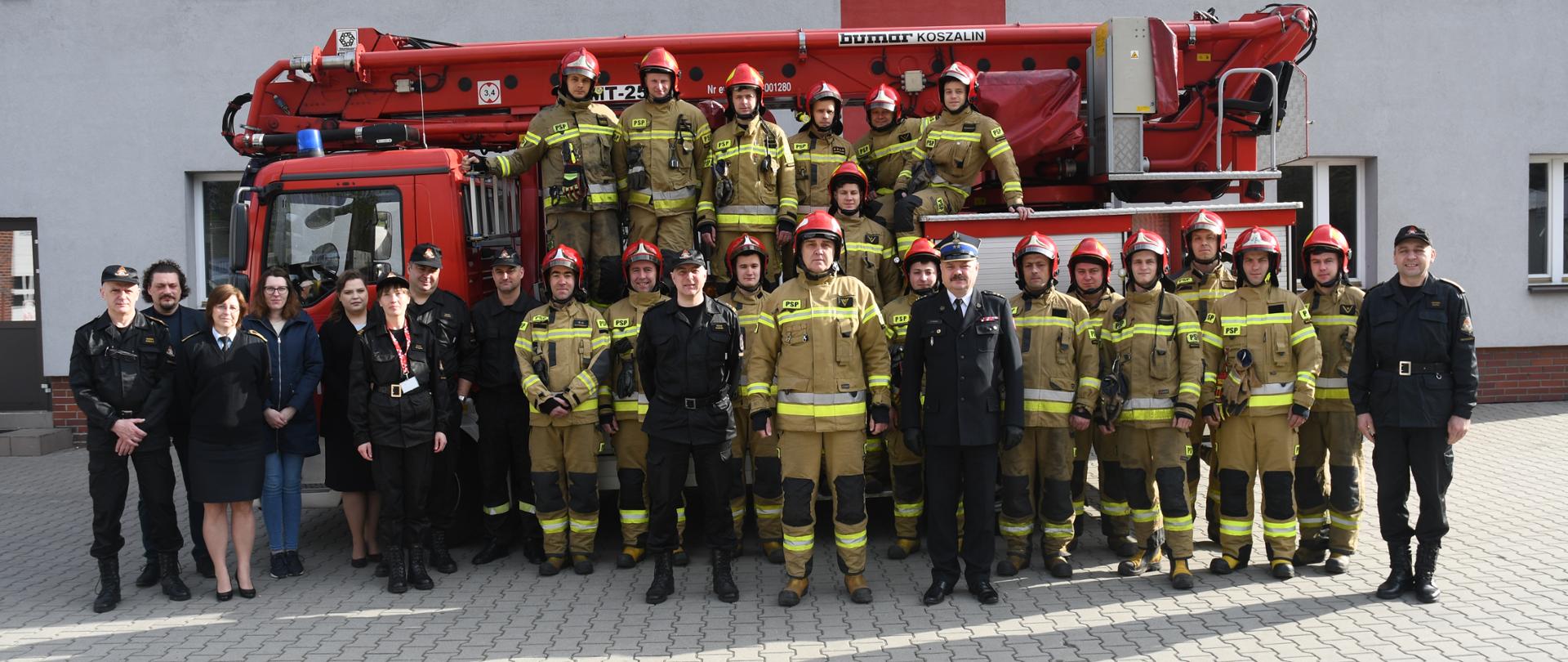 Uroczysta zmiana służby