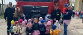 Spotkania edukacyjne strażaków z dziećmi.
