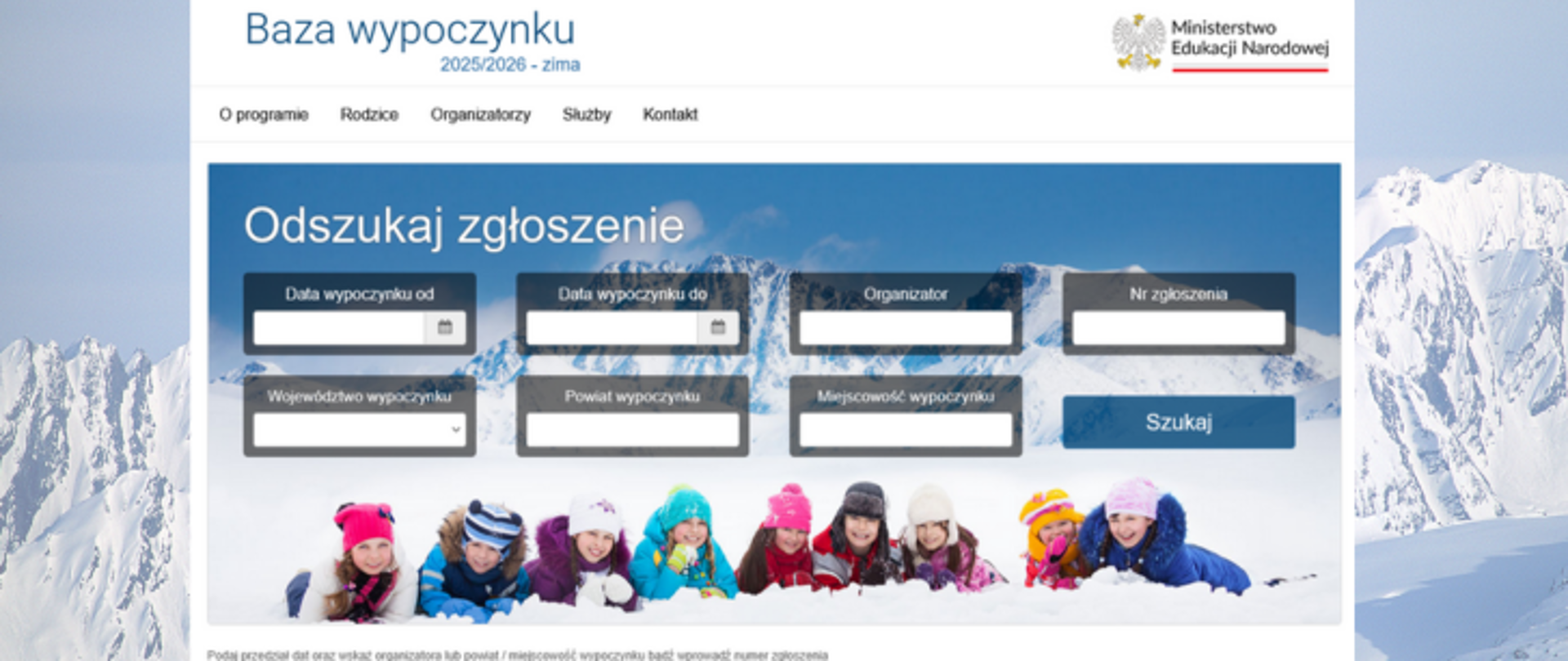 Grafika przedstawia zrzut ekranu z programu Baza Wypoczynku z polami do wypełniania oraz dzieci bawiące się na śniegu na tle gór.