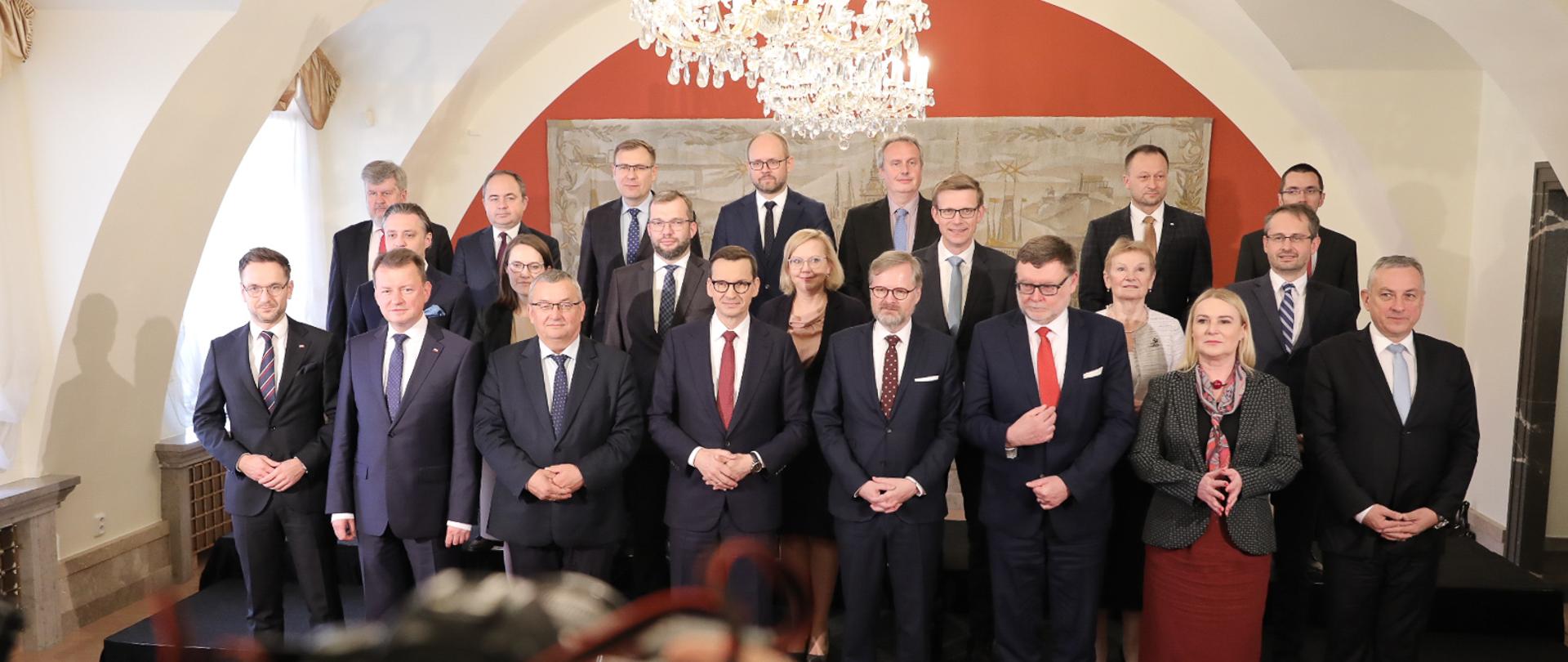 Polsko-czeskie konsultacje międzyrządowe w Pradze - family photo