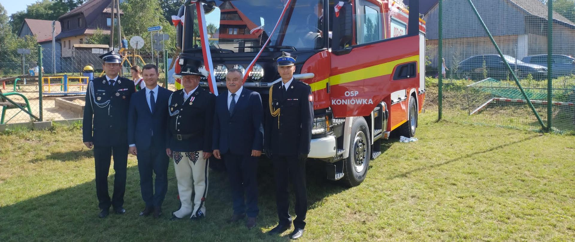 Przekazanie_samochodu_dla_OSP_Koniówka