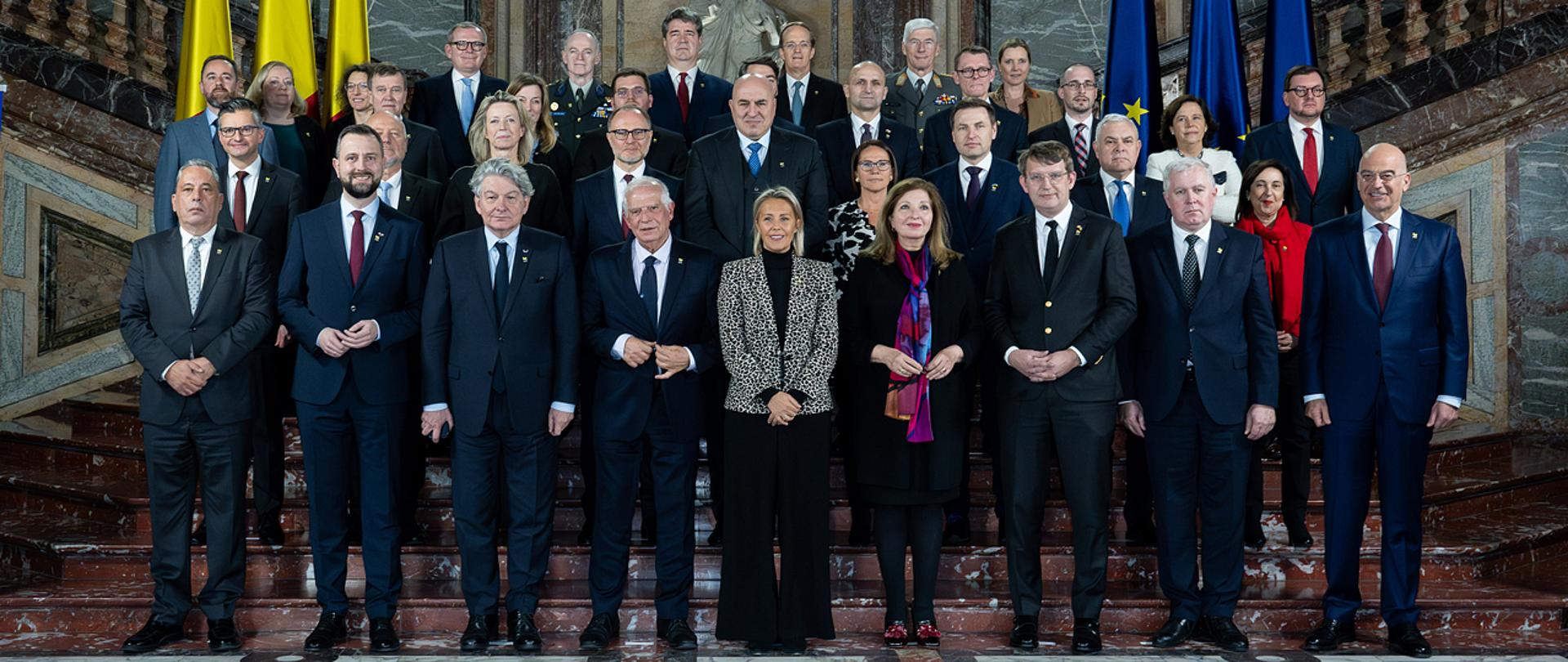 W dniach 30-31 stycznia 2024 r., w Brukseli, Pan Władysław Kosiniak - Kamysz, wicepremier - minister obrony narodowej wziął udział w nieformalnym posiedzeniu ministrów obrony państw UE, organizowanym przez prezydencję belgijską. 30 stycznia szef MON podpisał list intencyjny w spr. procedur przemieszczania wojsk z ministrami: Królestwa Niderlandów, Niemiec, a następnie odbyło się spotkanie bilateralne z Borisem Pistoriusem, szefem niemieckiego MON. Następnie tego dnia, odbyło się nieformalne spotkanie z udziałem ministrów obrony krajów UE, Sekretarzem Generalnym NATO Jensem Stoltenbergiem, Podsekretarzem Generalnym ONZ Jean-Pierrem Lacroix oraz przewodniczącą Podkomisji Bezpieczeństwa i Obrony Parlamentu Europejskiego Natalie Loiseau. 