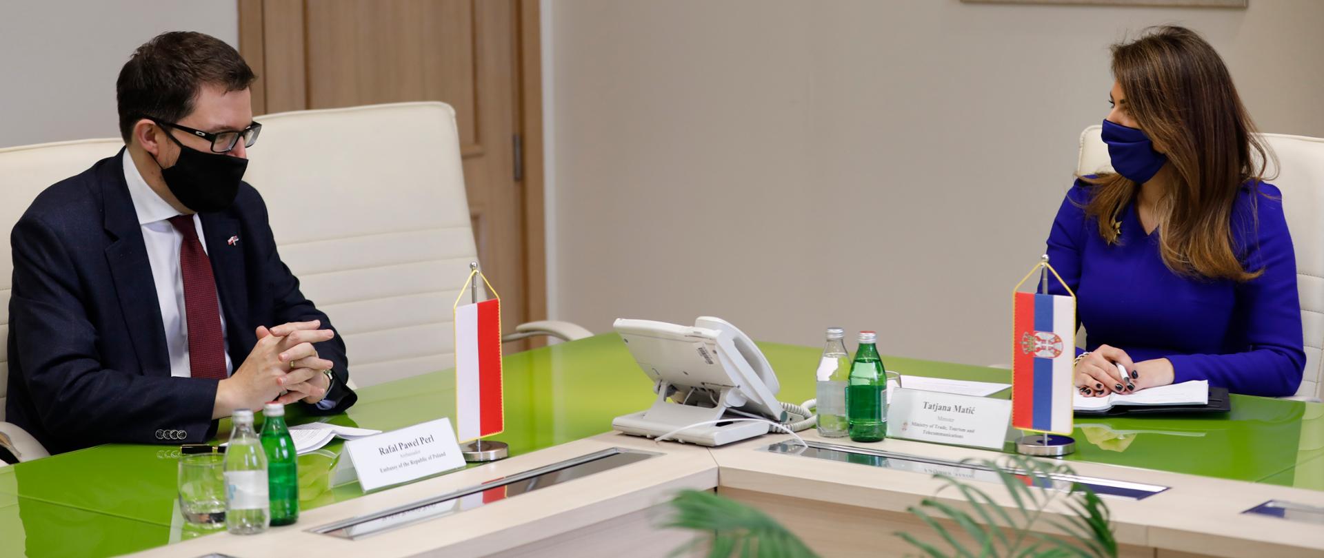 Rezime poljsko-srpske ekonomske, trgovinske i investicione saradnje u periodu januar-decembar 2020. godine i izgledi za njihov razvoj u 2021. godini bile su glavne teme sastanaka ambasadora Republike Poljske sa ministarkom privrede Srbije Anđelkom Atanasković i ministarkom trgovine, turizma i telekomunikacija Tatjanom Matić.