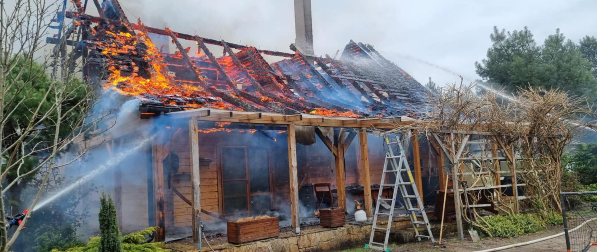 Pożar drewnianego domu jednorodzinnego w Owczychgłowach