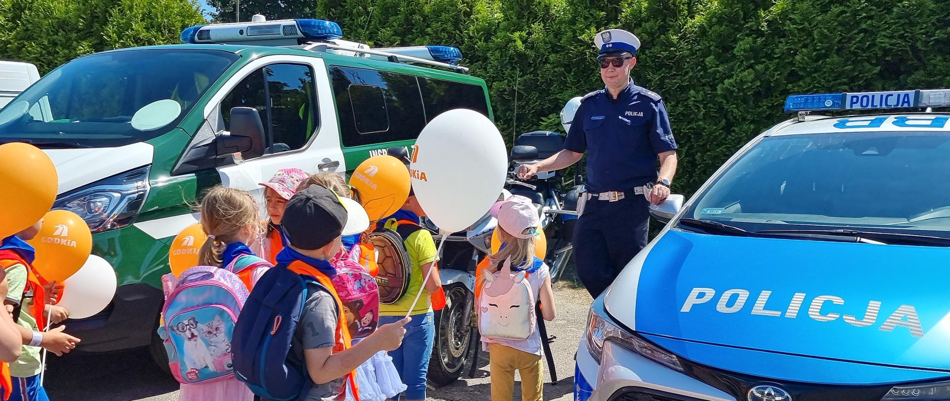 Na zdjęciu widać dzieci podczas Pikniku Bezpieczeństwa w Bolesławcu, czerwiec 2022
