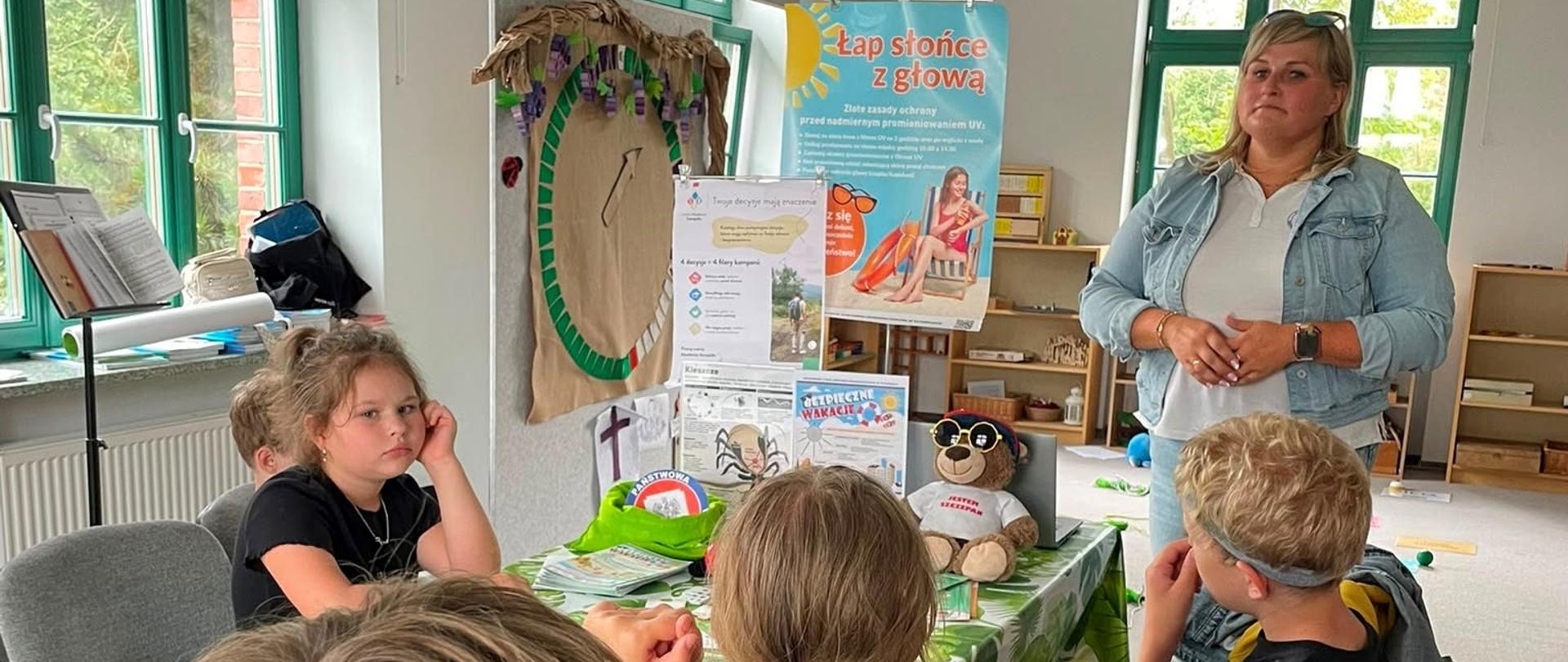 Zajęcia edukacyjne dla dzieci w Ostoi Pokoju w Bytomiu 