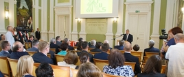 Minister J. K. Ardanowski podczas uroczystości nadania sztandaru Kasie Rolniczego Ubezpieczenia Społecznego
